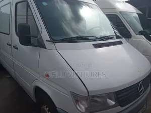 Volkswagen LT 2000 White