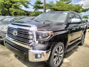 Toyota Sequoia Platinum 4dr SUV 4WD (5.7L 8cyl 6A) 2017 Black