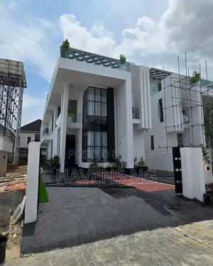 5bdrm Duplex in Chevron for sale