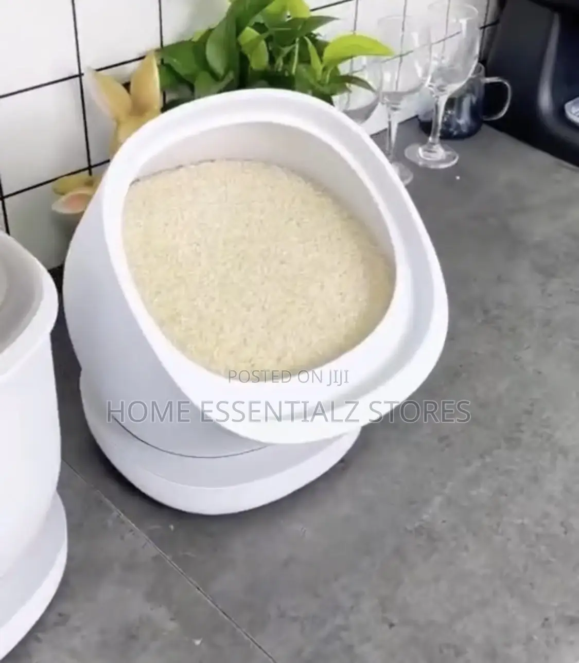 Flipping Grain Rice Bucket