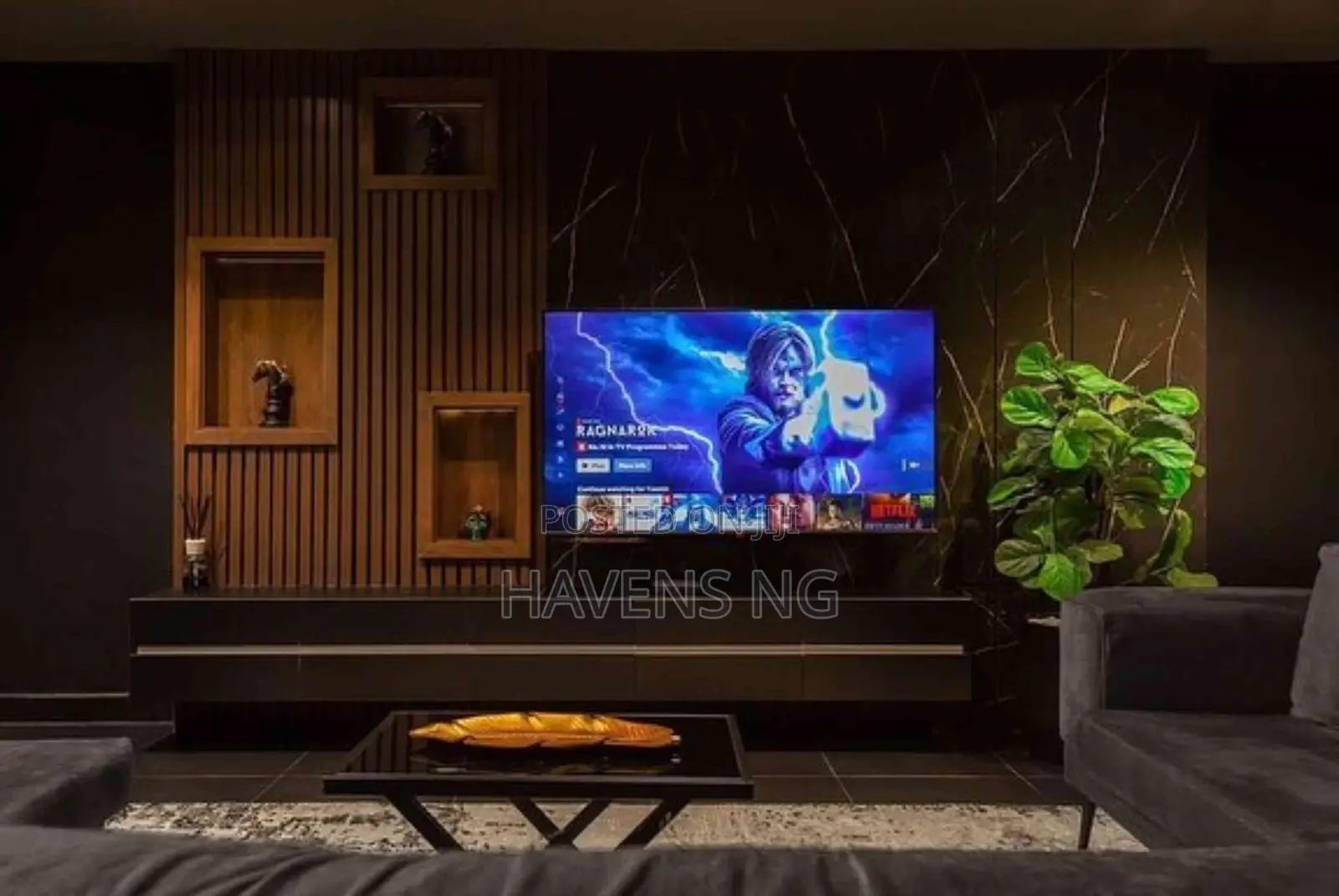 Luxury 1-Bedroom Apartment