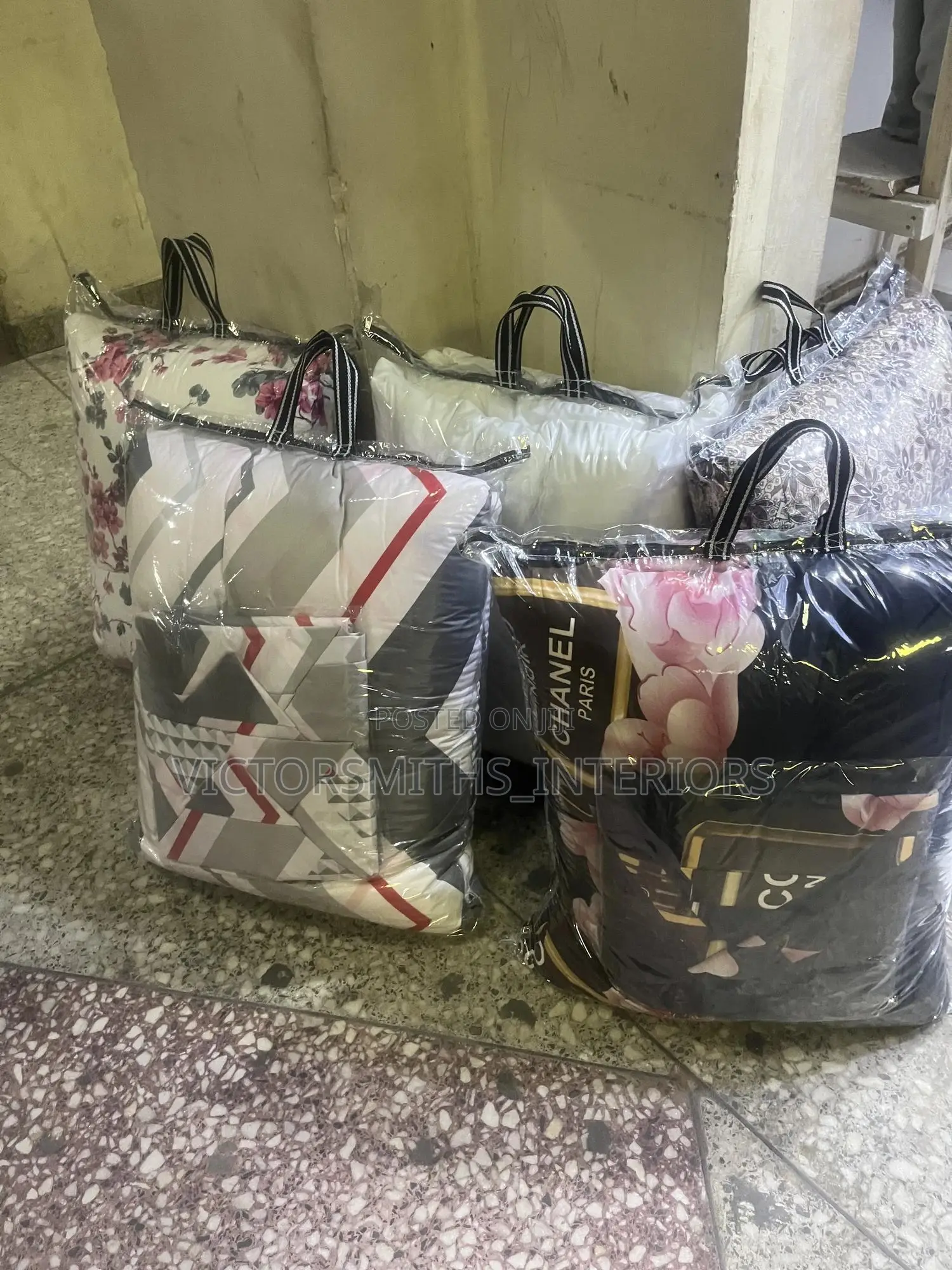 Complete Set of 6/6 Bedsheets ,4pillows and Duvet