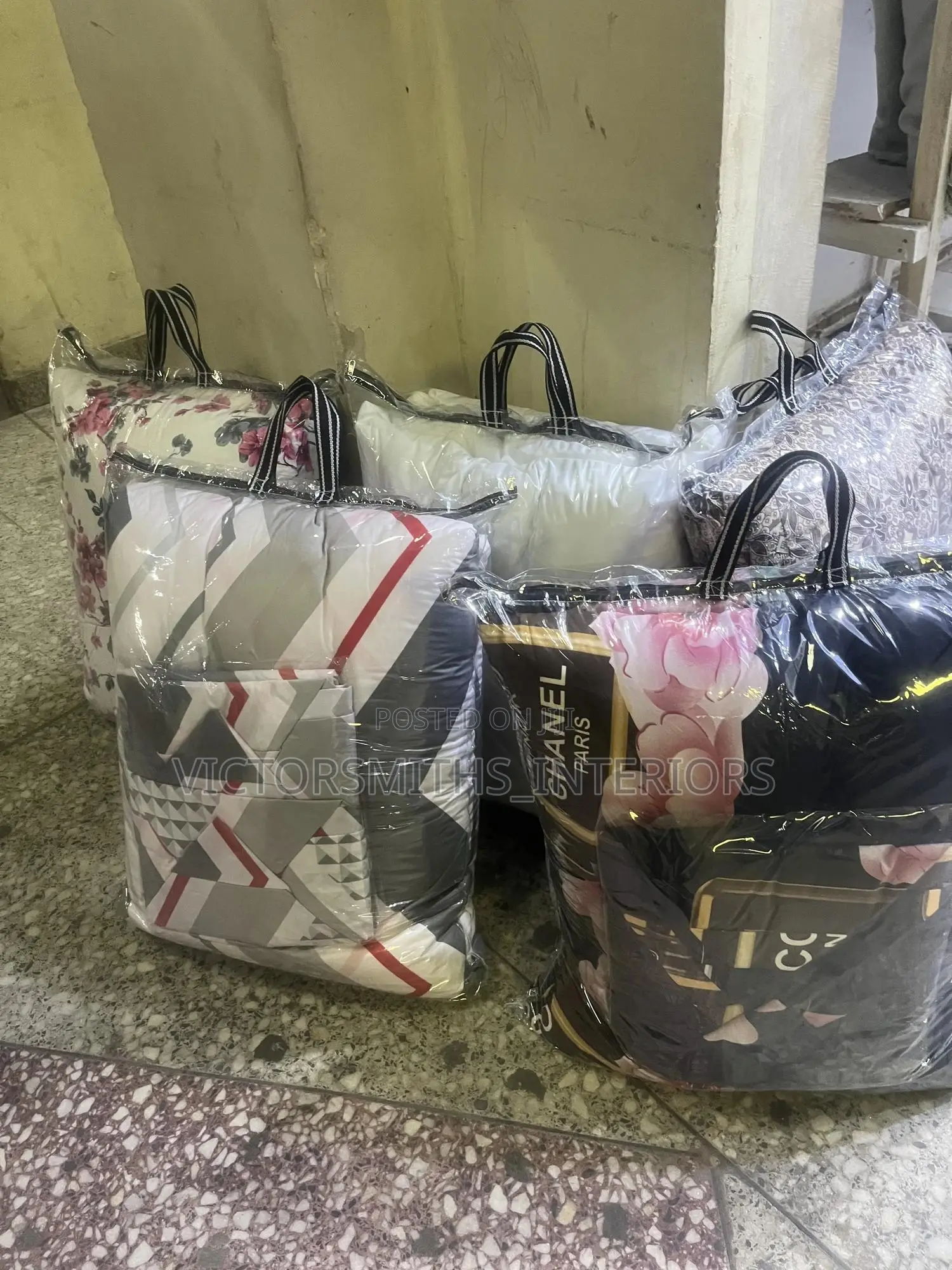 Complete Set of 6/6 Bedsheets ,4pillows and Duvet