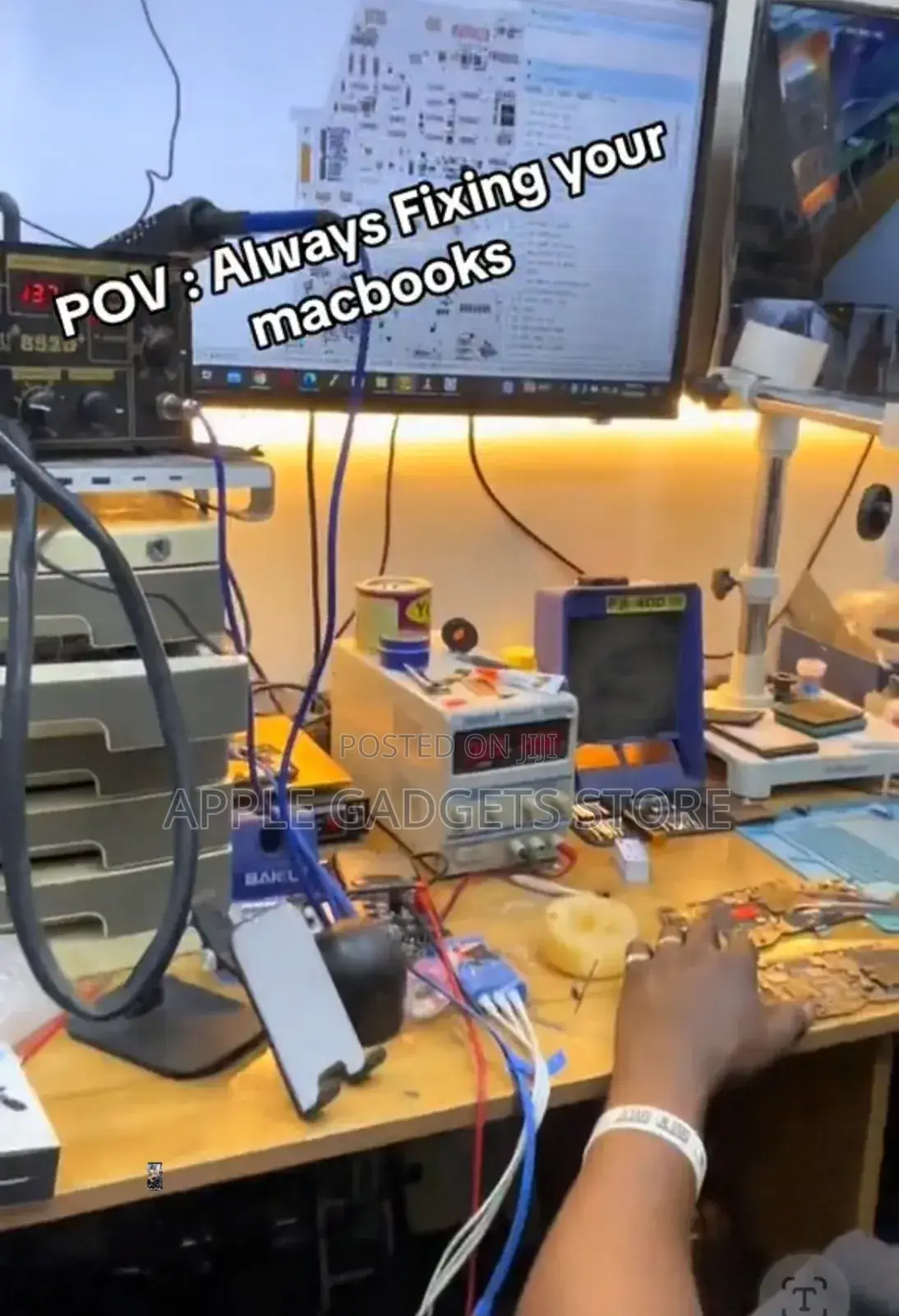 Mackbook,iPhone Hardware Software Repairs