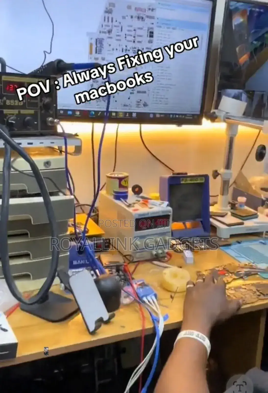 Mackbook,iPhone Hardware Software Repairs