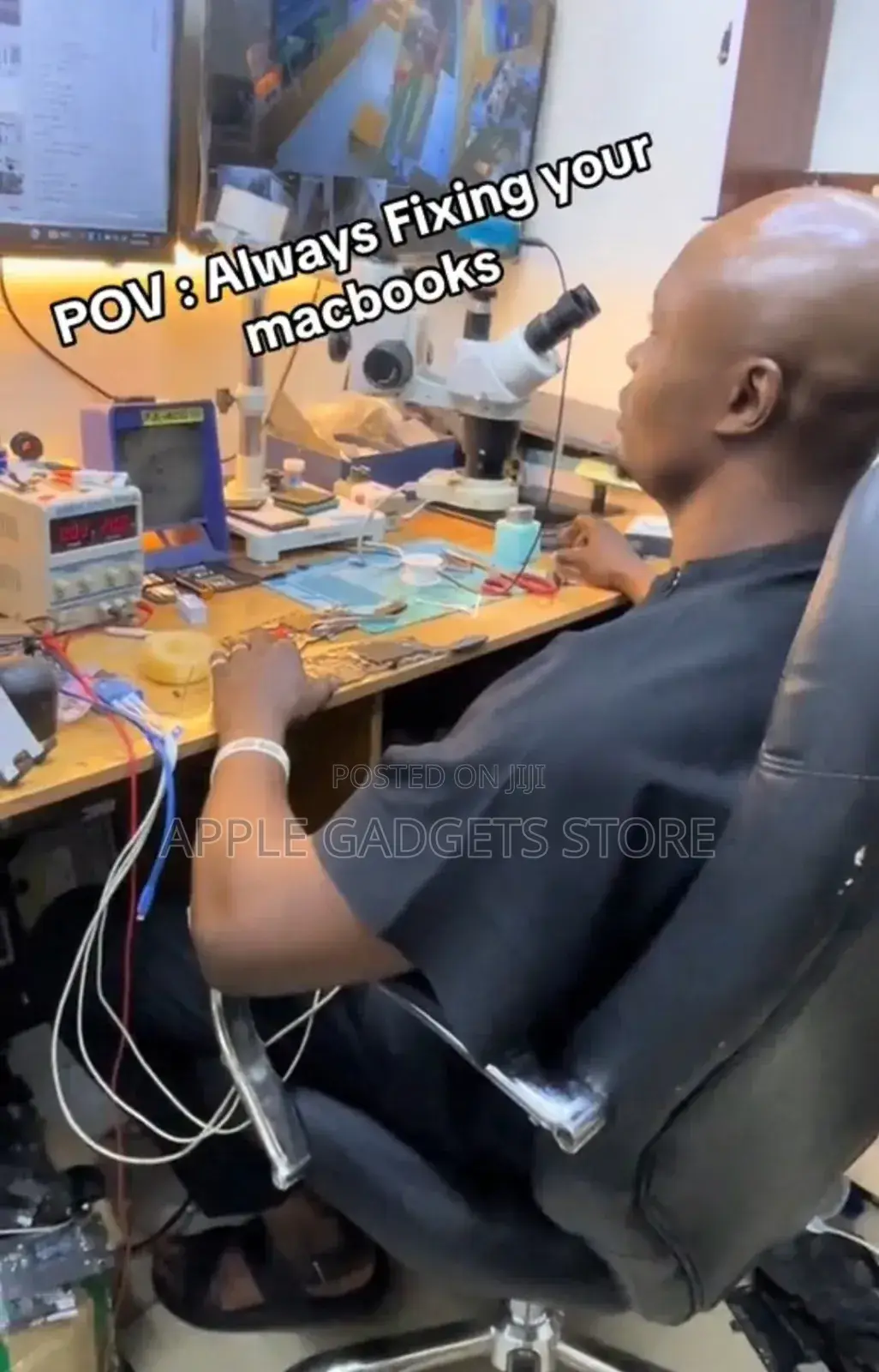Mackbook,iPhone Hardware Software Repairs