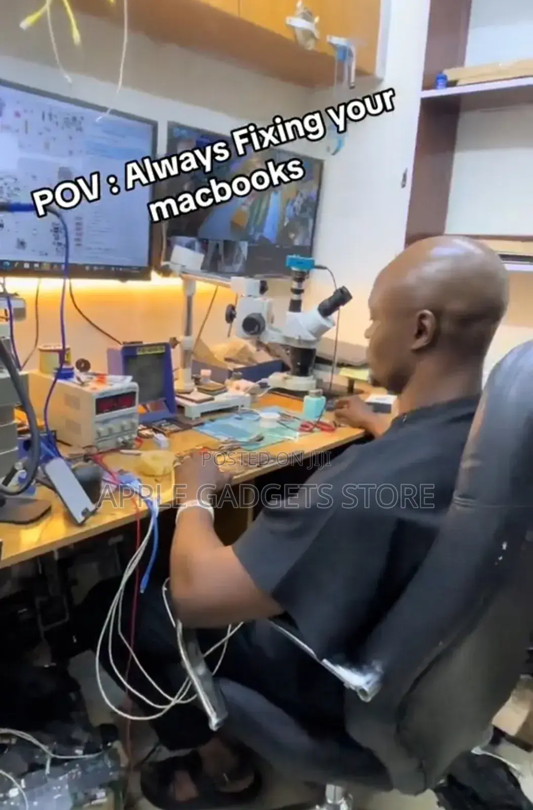 Mackbook,iPhone Hardware Software Repairs