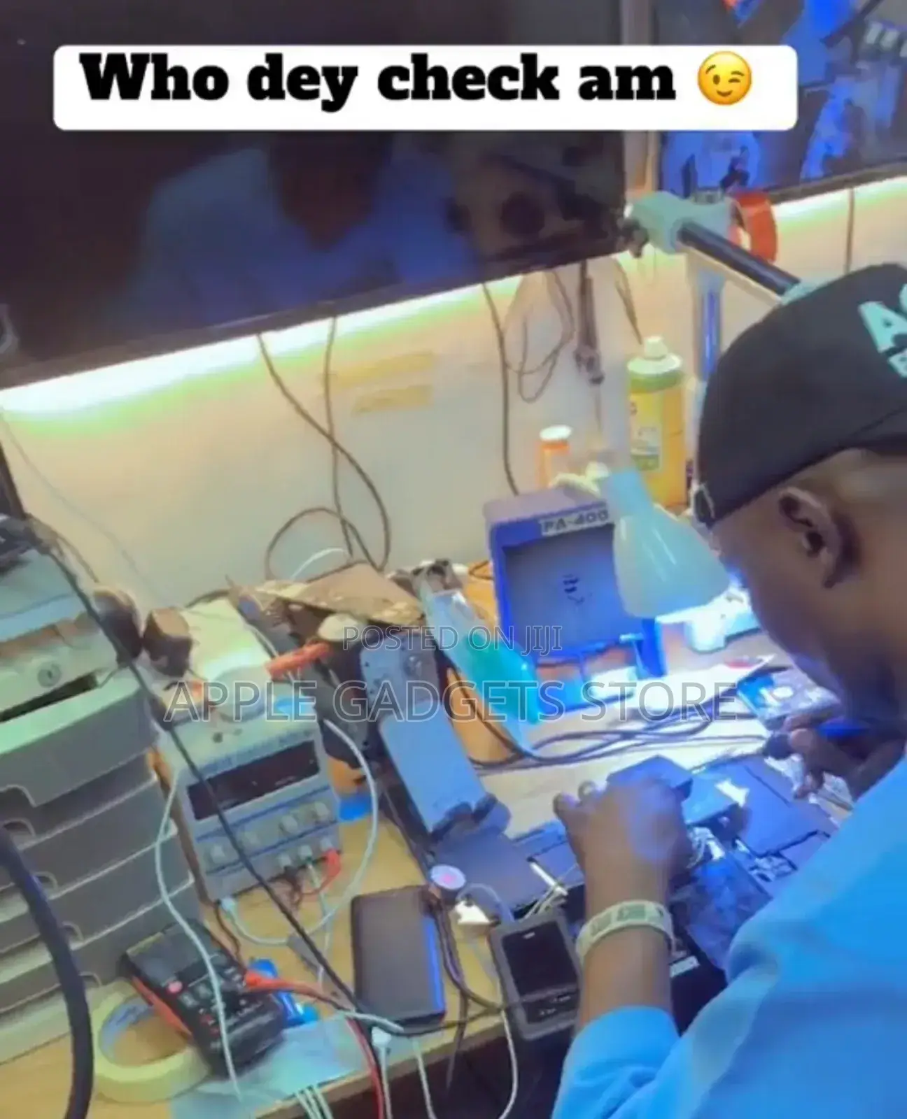 Mackbook,iPhone Hardware Software Repairs