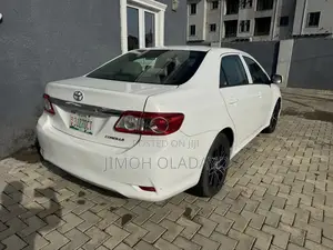 Toyota Corolla 2013 White