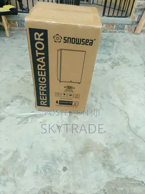 Snowsea 901 Refridgerator Perfect for Home Use