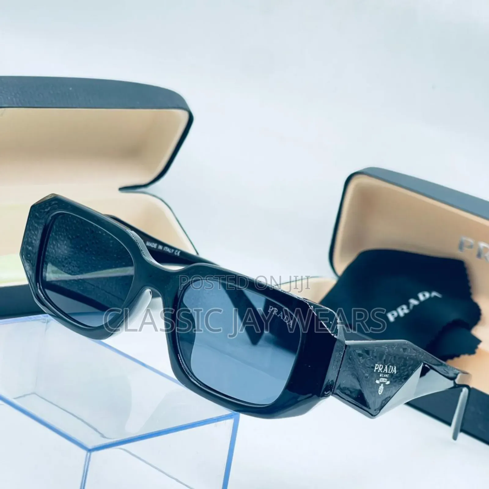 Black Luxury Sunshade Available