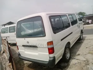 Toyota HiAce 1999 White