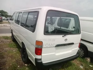 Toyota HiAce 1999 White