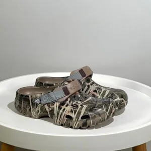 9 Different Beautiful Latest Crocs Picture