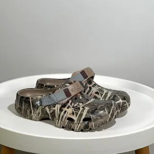 9 Different Beautiful Latest Crocs Picture