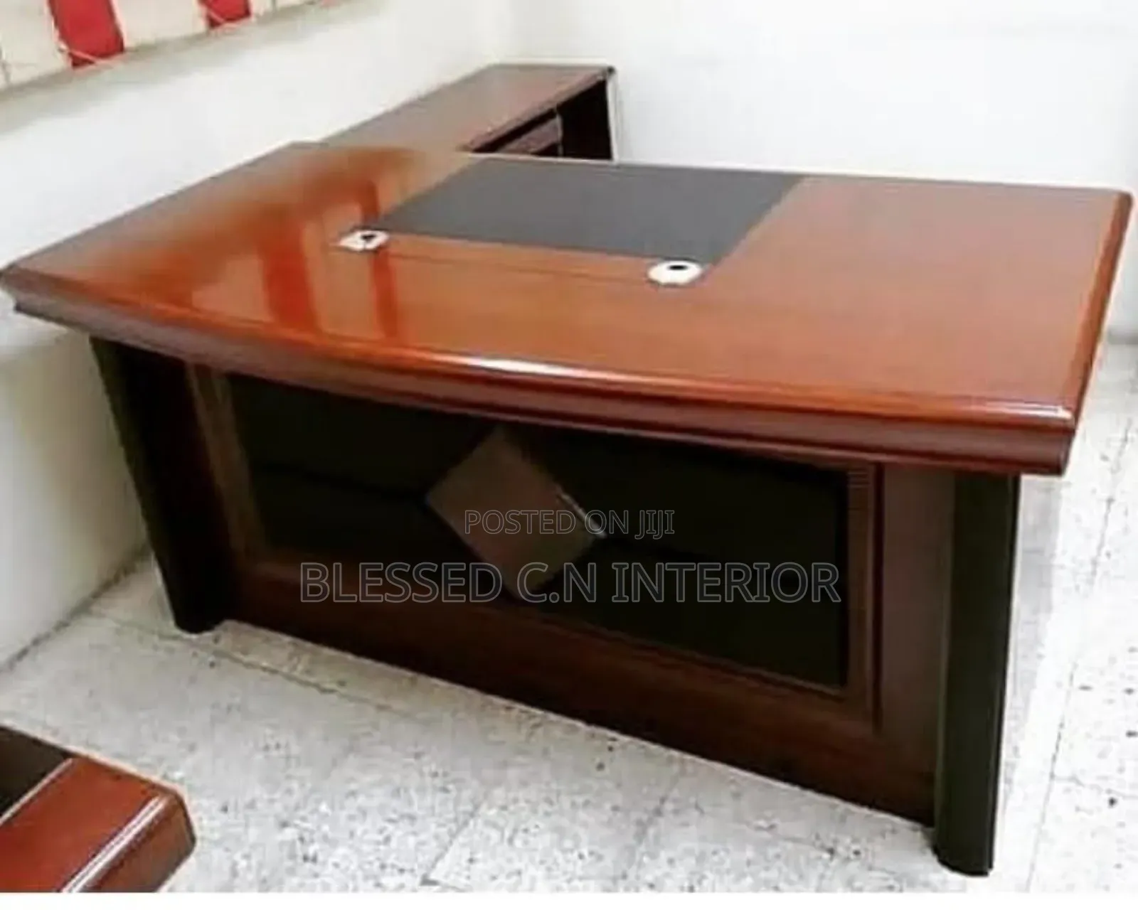 Office Boss Table With Extension