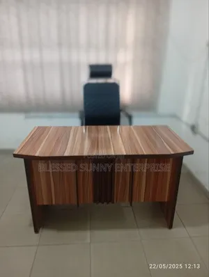 Office Chair With Table