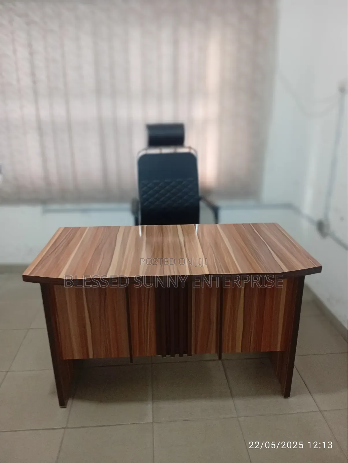 Executive Director Chair With Table