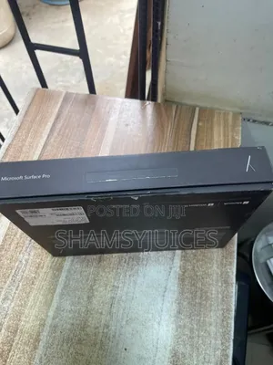 Laptop Microsoft Surface Pro 11th Edition, a Copilot+ PC 16GB SSD 1T