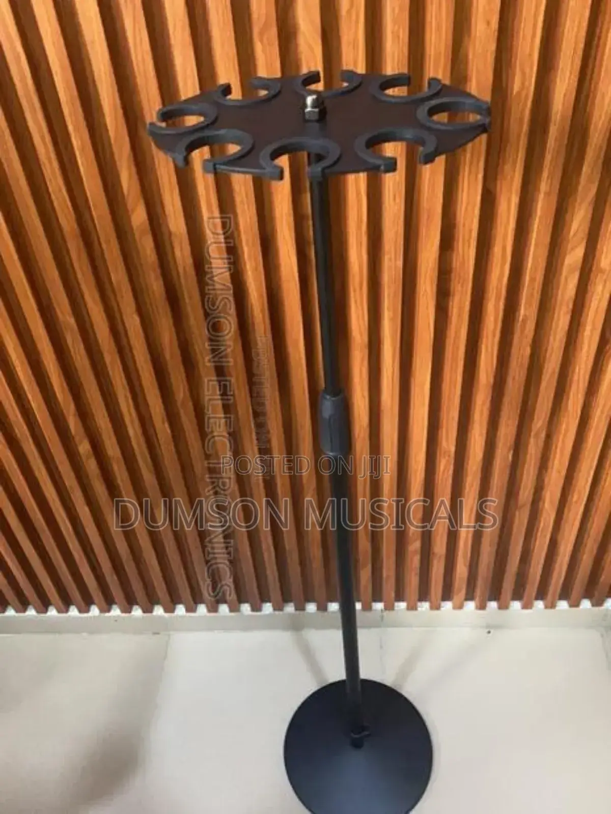 Microphone Stand. Multiples Professional Mic Stand