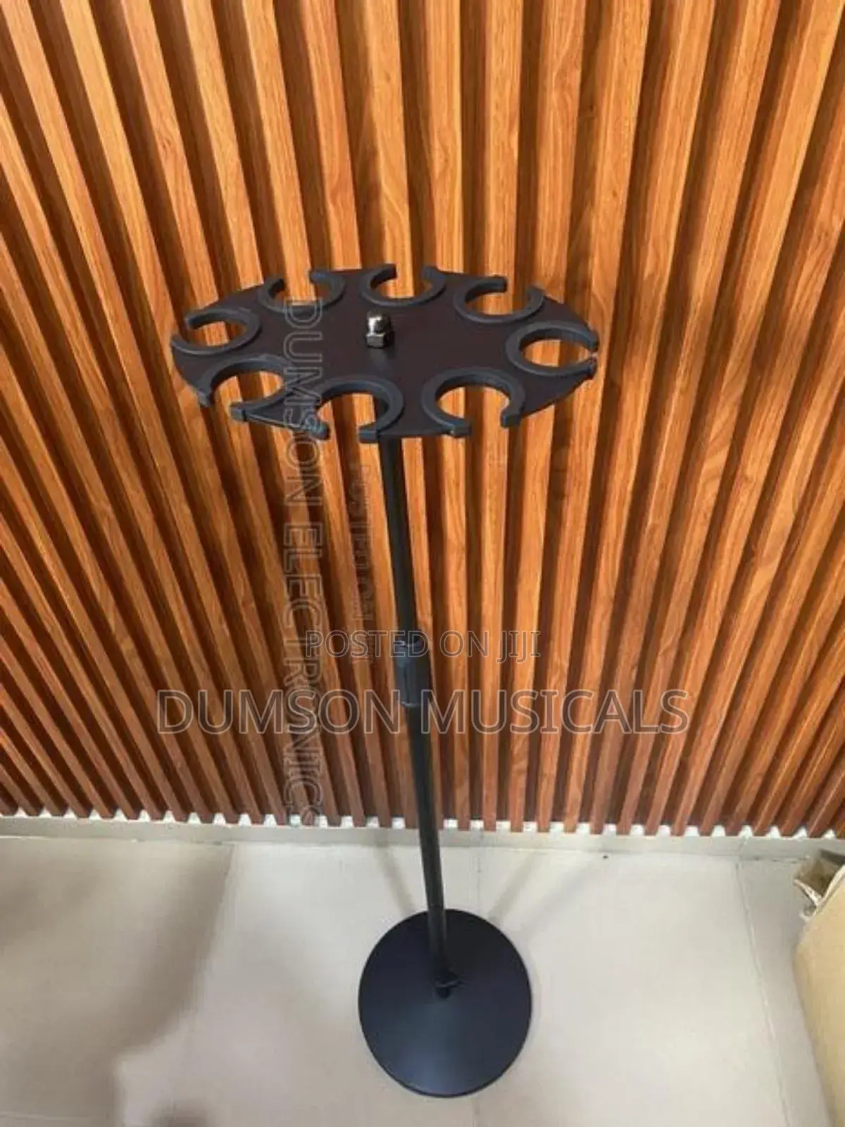 Microphone Stand. Multiples Professional Mic Stand