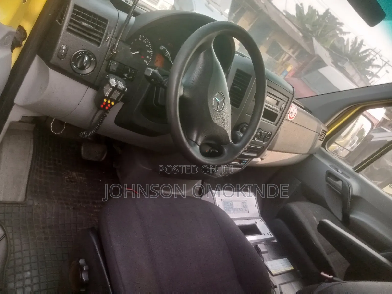 Mercedes-Benz Sprinter 2009 Yellow