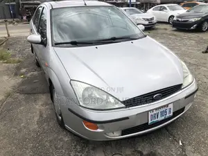 Ford Focus 2000 White