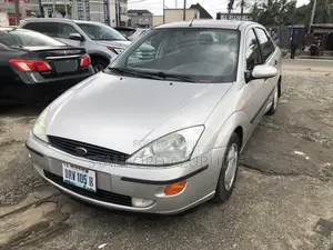 Ford Focus 2000 White