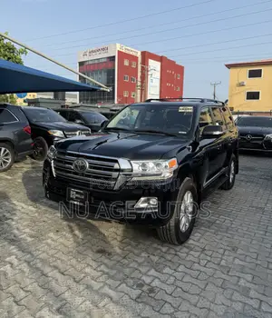 Toyota Land Cruiser 5.7 V8 GXR 2016 Black