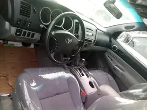 Toyota Tacoma Access Cab V6 2012 White