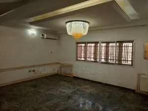 6bdrm Duplex in Apo Legislative for rent
