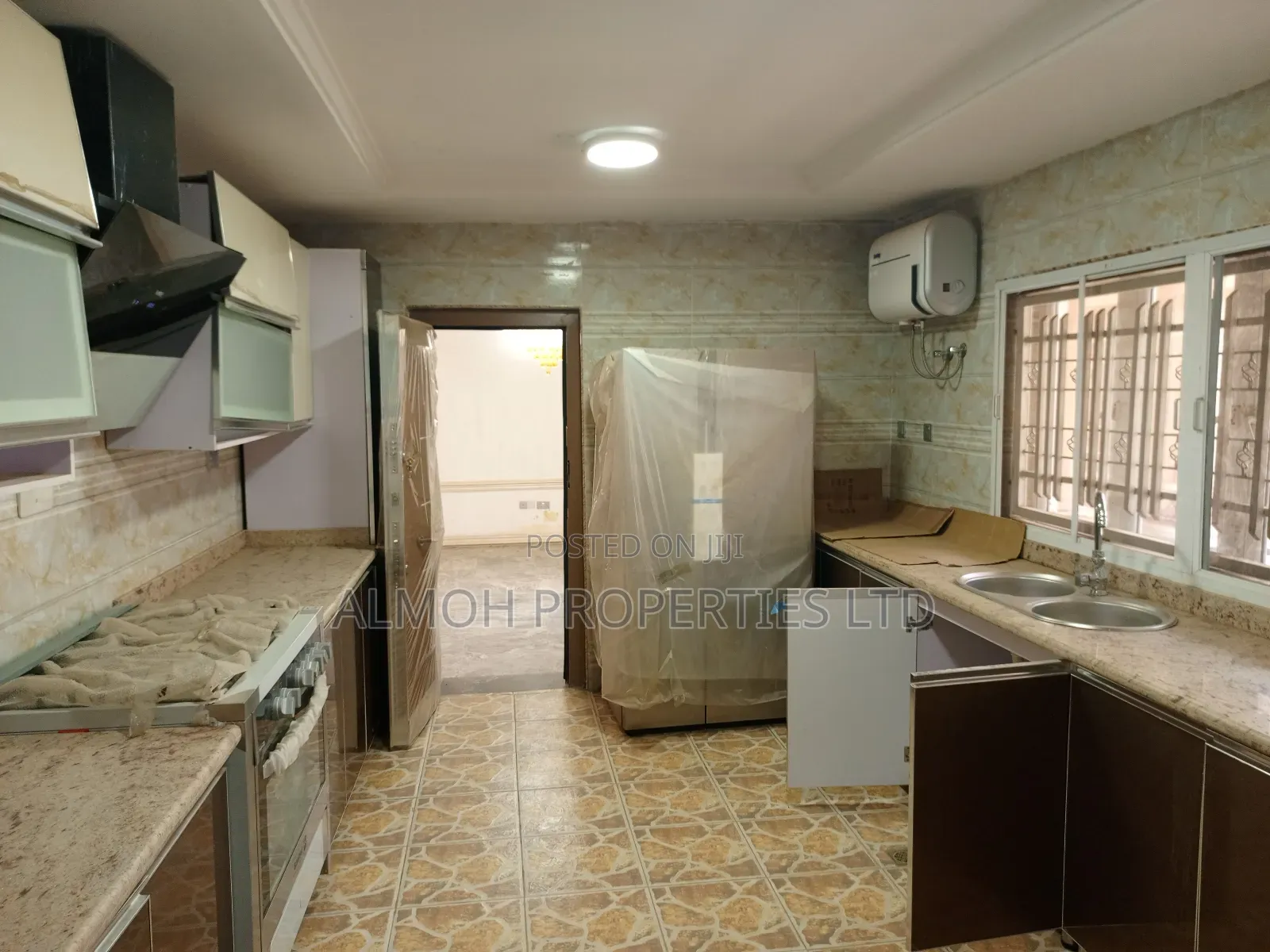 6bdrm Duplex in Apo Legislative for rent