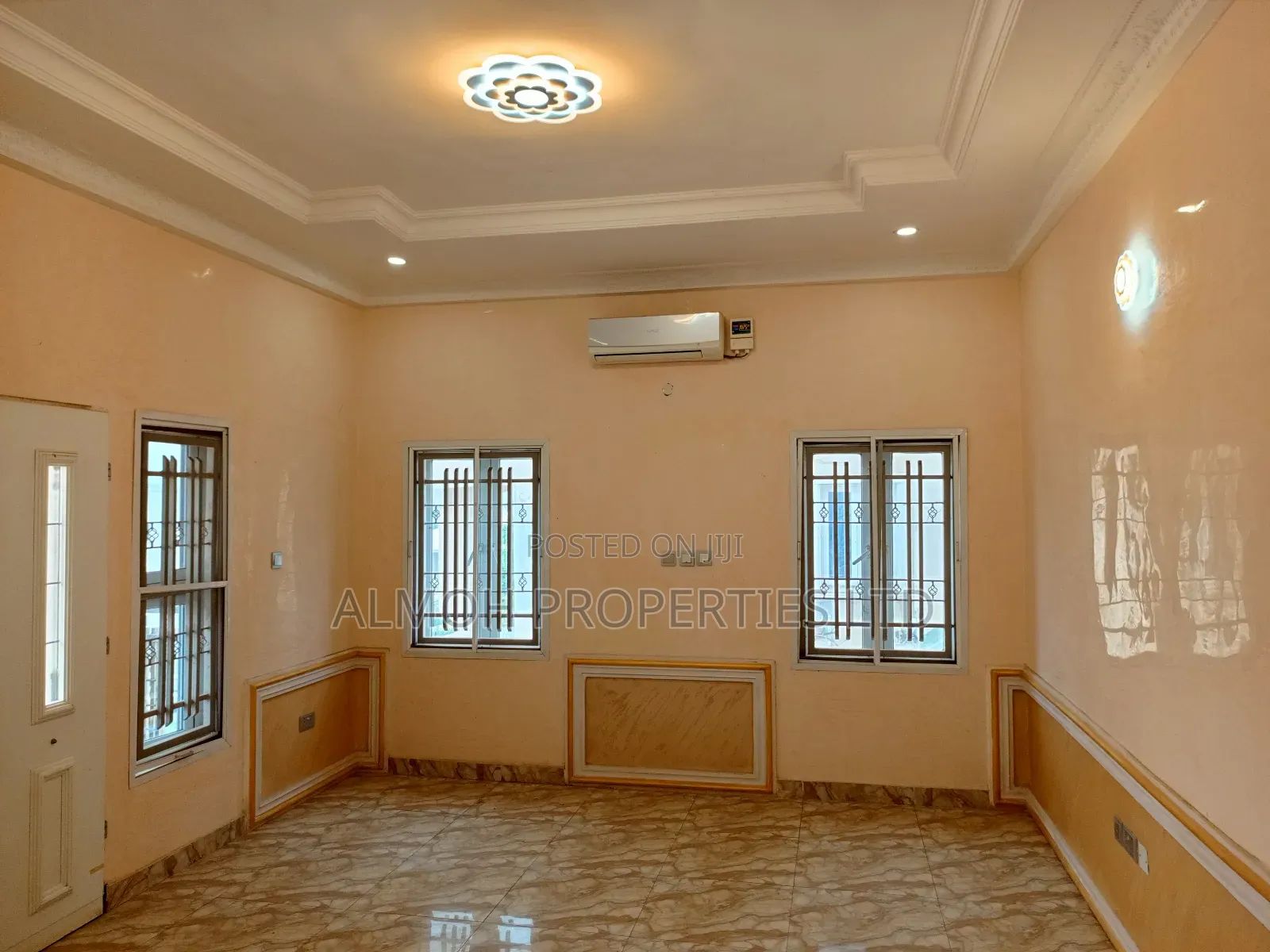 6bdrm Duplex in Apo Legislative for rent