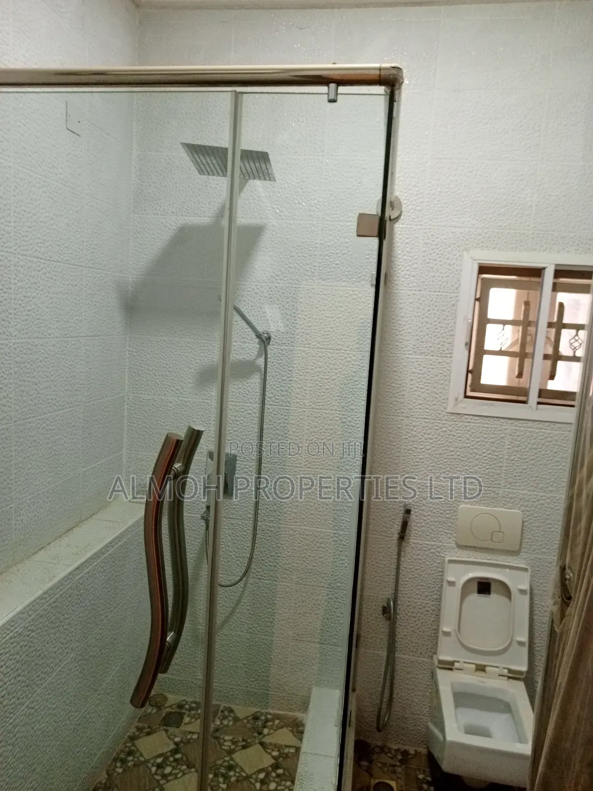 6bdrm Duplex in Apo Legislative for rent