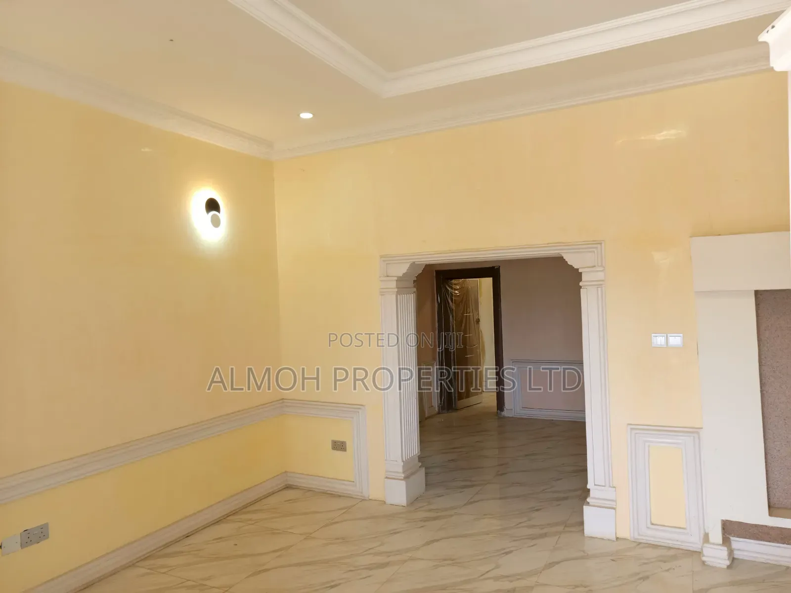 6bdrm Duplex in Apo Legislative for rent