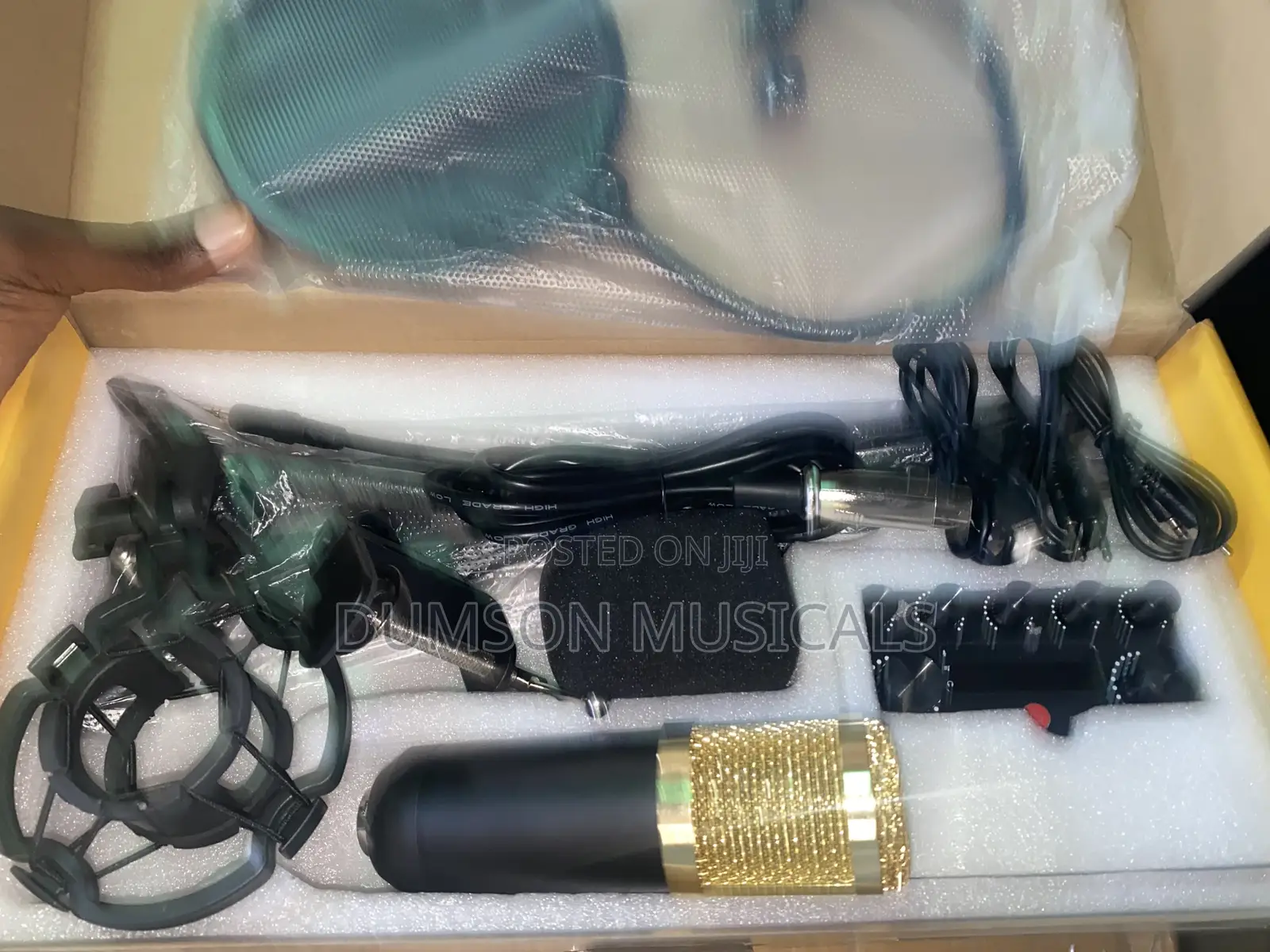 Studio Mic, Soundcard, and Puff Filter. Complete Gadgets