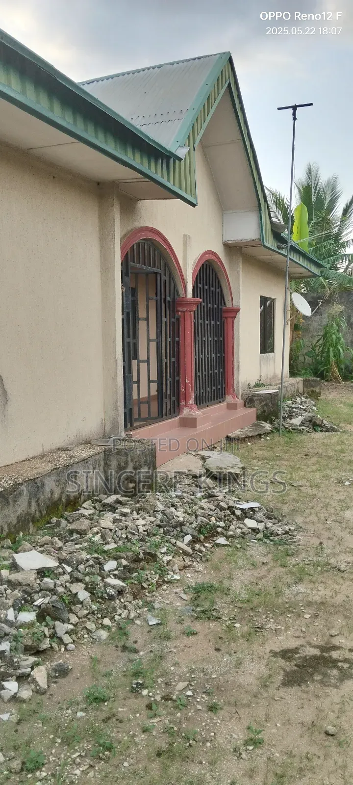 4bdrm Bungalow in Off Stadium Rd Uyo for sale