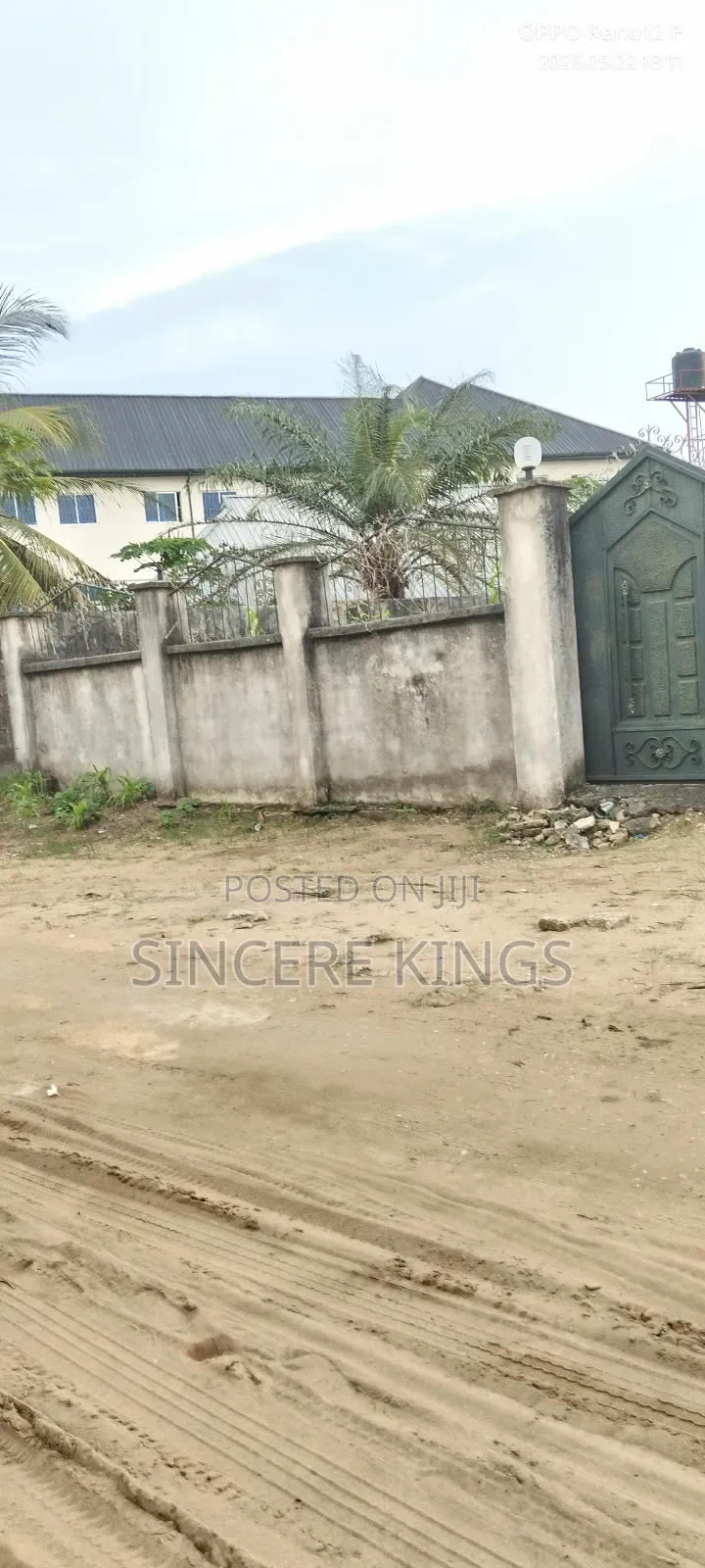 4bdrm Bungalow in Off Stadium Rd Uyo for sale