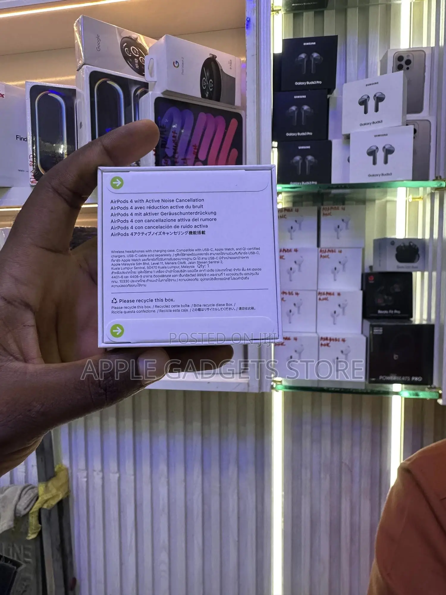 Airpods 4 With Active Noise Cancellation