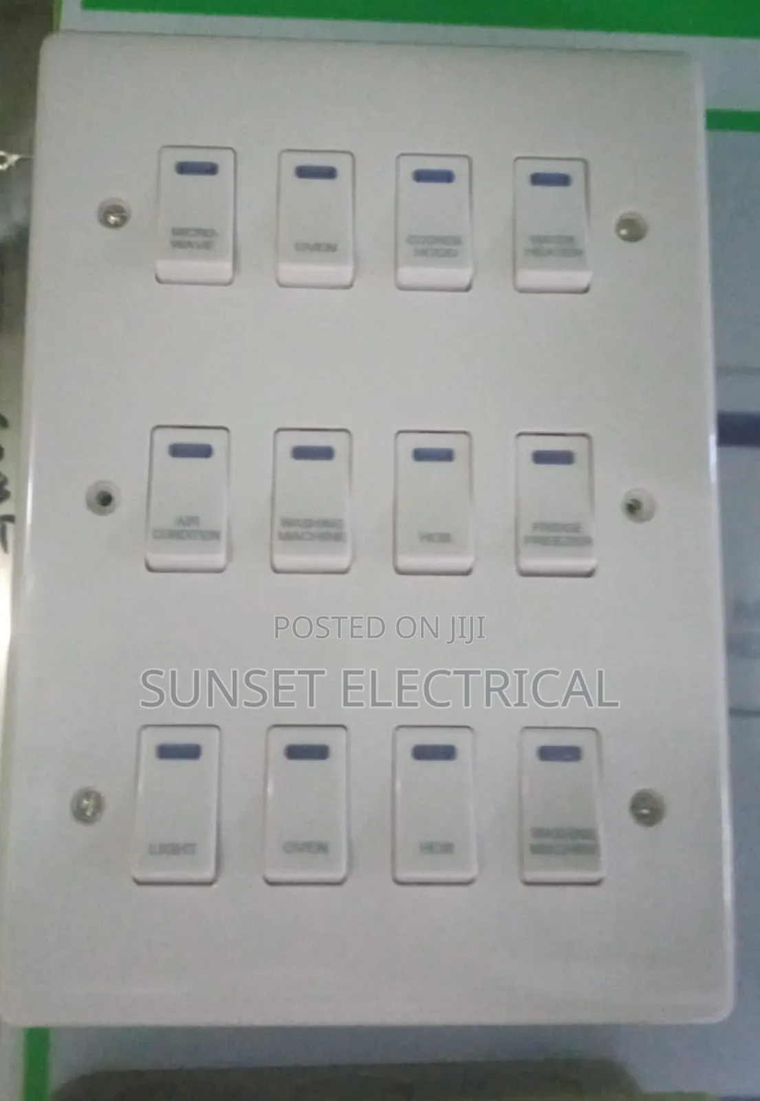 12 Gang Grid Plate White