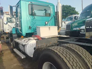 Mack Tractor Head
