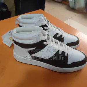 Sneakers or High Top