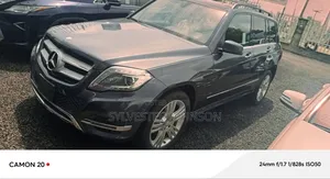 Mercedes-Benz GLK-Class Base GLK 350 4dr AWD 4MATIC (3.5L 6cyl 7A) 2015