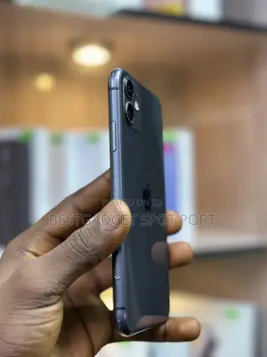 Apple iPhone 11 64 GB Black