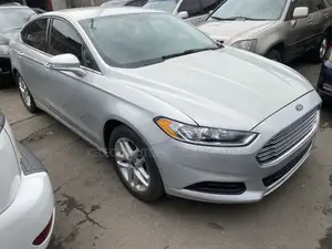 Ford Fusion SE 4dr Sedan (2.5L 4cyl 6A) 2014 Silver