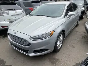 Ford Fusion SE 4dr Sedan (2.5L 4cyl 6A) 2014 Silver