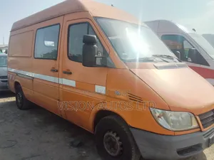 Mercedes-Benz Sprinter 2006 Orange