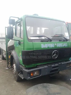 Mercedes Benz 7 Tons Hiab 2004 Green
