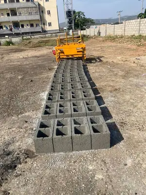 Mobile Concrete Block Moulding Machine (3000 Blocks Daily)