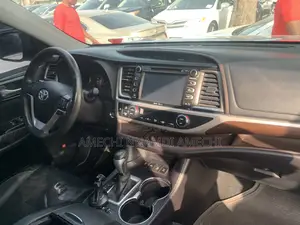 Toyota Highlander Limited Platinum V6 4x4 (3.5L 6cyl 6A) 2016 Gray